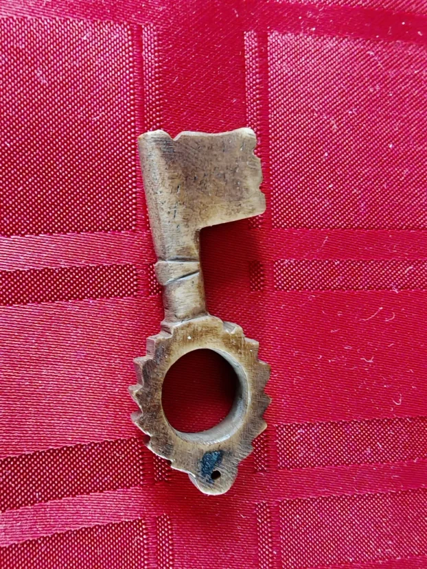 Stari kljuc od kosti