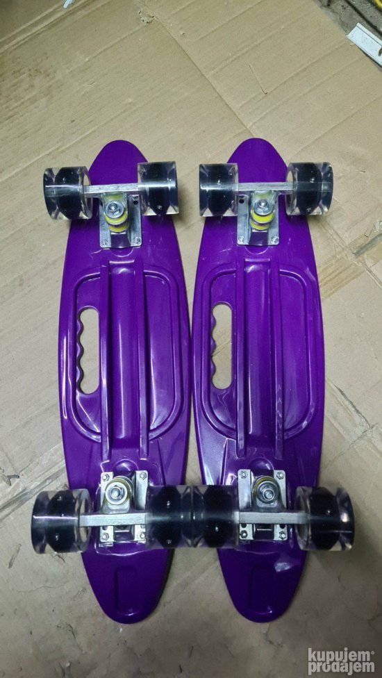 Penibord - penny board - skejtbord sa svetlecim tockicima