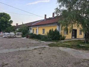 Bozidara Adzije, Petrovaradin, 1500 m²