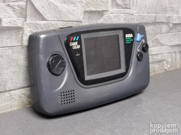 Sega Game Gear konzola