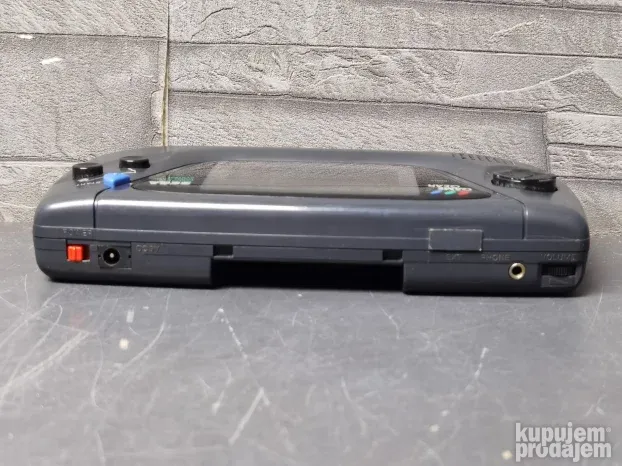 Sega Game Gear konzola