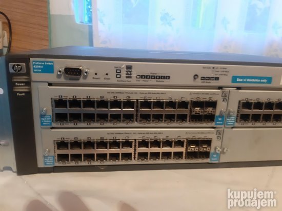 Hitno! HP J8770A Switch sa 3x J9033A 60 Port Gigabit
