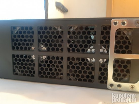 Hitno! HP J8770A Switch sa 3x J9033A 60 Port Gigabit