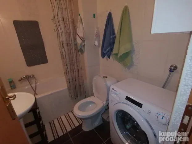Odličan, 38 m2 - Nova Detelinara!
