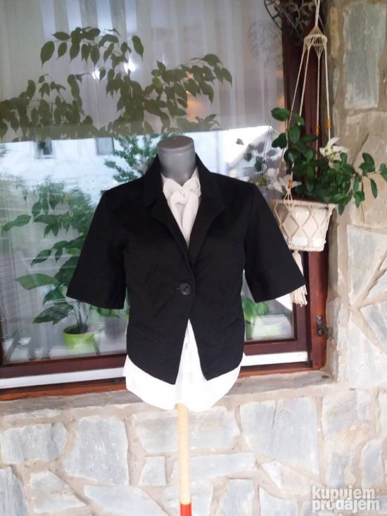 Crn blejzer kratak rukav VERO MODA vel. 40