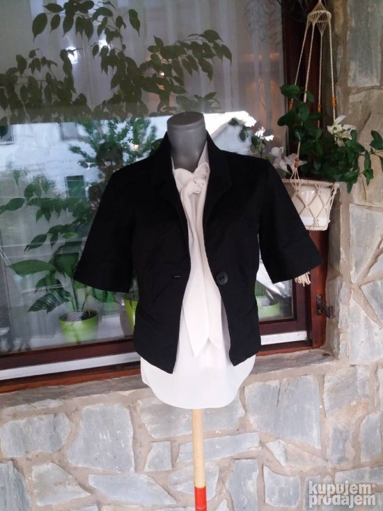 Crn blejzer kratak rukav VERO MODA vel. 40