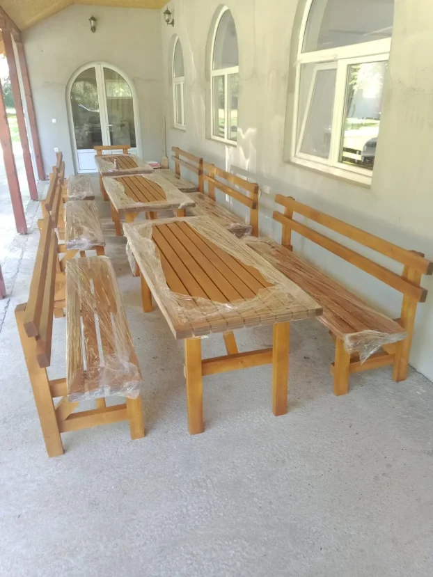 Sto i 4 klupe, baštenski stolovi i klupe, sto i klupe