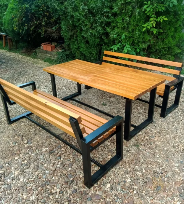Sto i 4 klupe, baštenski stolovi i klupe, sto i klupe