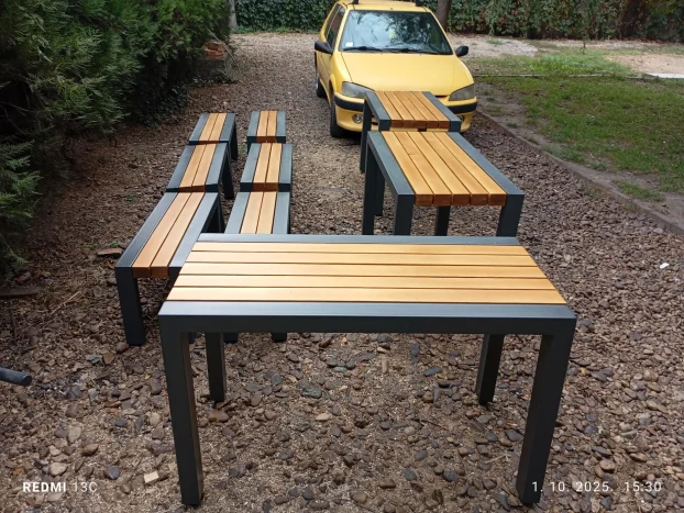 Sto i 4 klupe, baštenski stolovi i klupe, sto i klupe