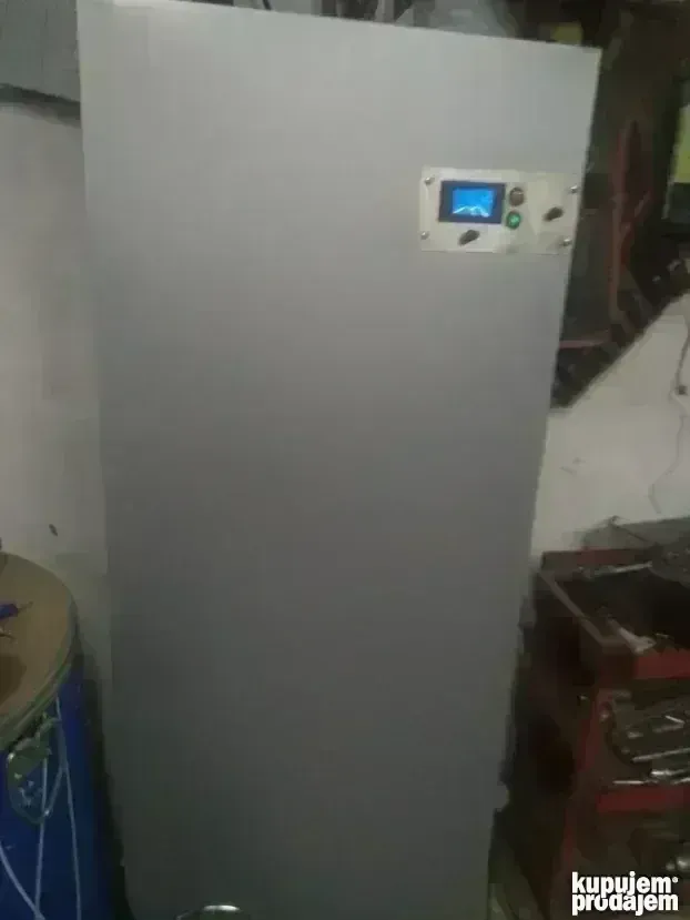 Lešnik-duvaljka usluzno krcanje