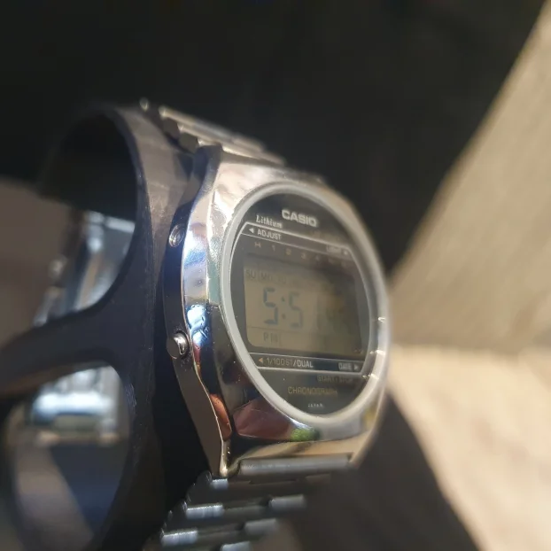 Casio 95qr-33 retro vintage iz 1977. godine digitalni LCD