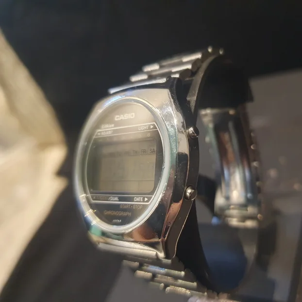 Casio 95qr-33 retro vintage iz 1977. godine digitalni LCD