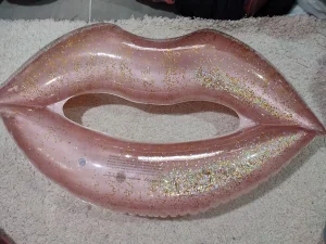 Velika guma dusek za plazu / plivanje Usne sa sljokicama