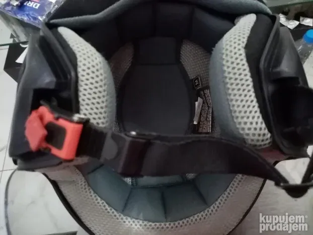 Kaciga za motor rezervisano