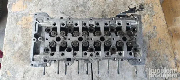 Glava motora 1.9 alfa romeo, opel