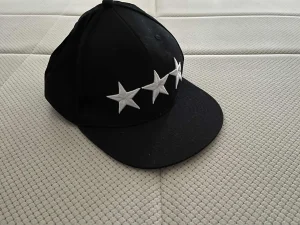 Musko/zenski crni kacket original Bershka -do kraja februara