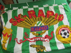 Navijačka zastava Rapid
