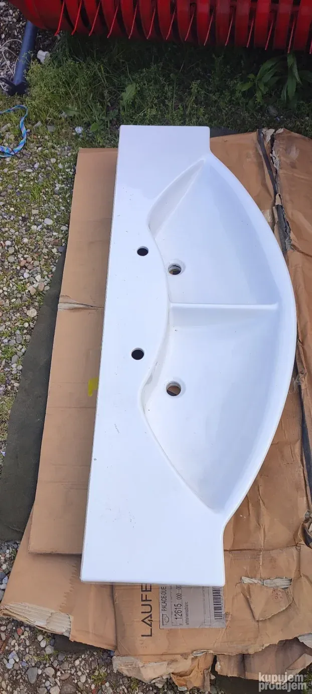 umivaonik keramicki dupli viseci 150x56cm.