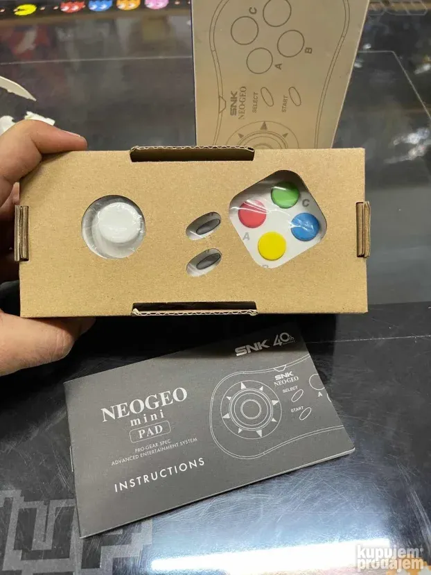 Lot 2 NEOGEO 40th SNK 40th Anniversary White Controller