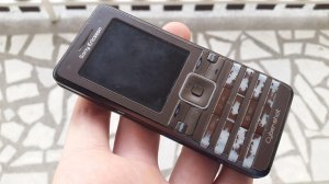 Sony Ericsson K770i (neispravan)