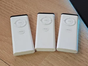 Apple A1156 Daljinski - 3 Komada