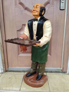 Atara Dekor Figura Batlera Konobara