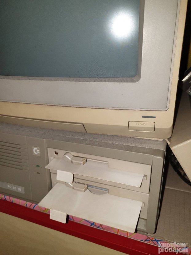 Commodore pc 10-3 sa monitorom commodore 1084s