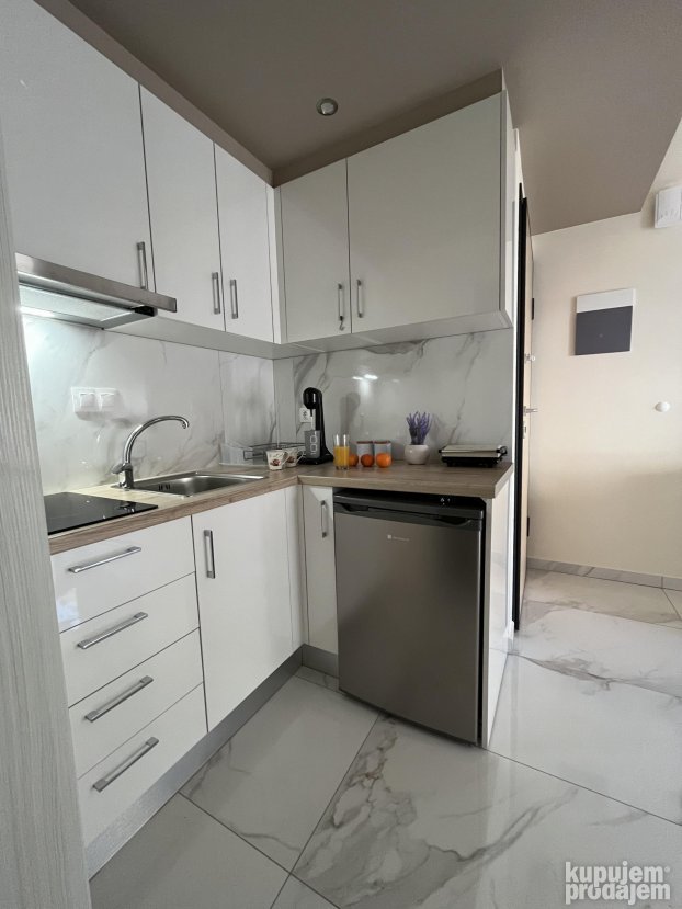 Izdajem Nov Apartman u Paraliji Paralia Katerini Hermes Sara