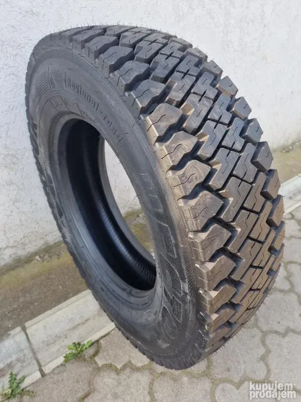 275/70 R22,5 Matador pogon