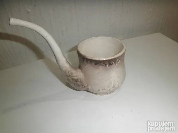 Majolika posuda u obliku lule N-Capodimonte