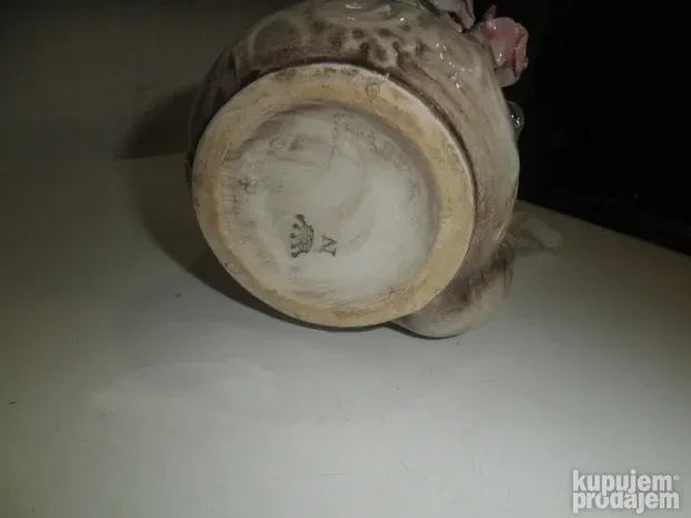 Majolika posuda u obliku lule N-Capodimonte