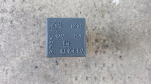 Relej prednjih brisaca Opel Omega B Astra G SAAB 900 9000