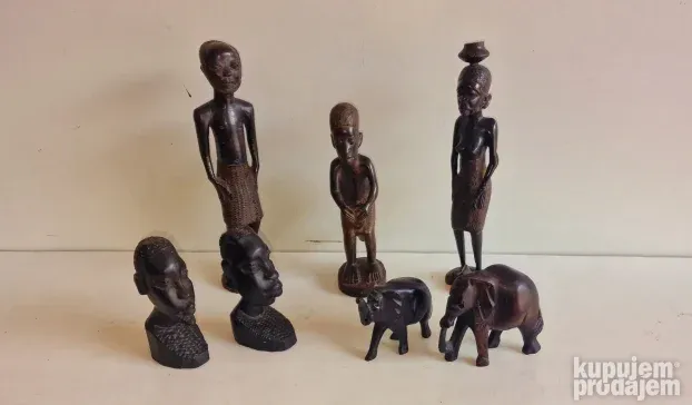 Kolekcija od 7 starih Africkih figura od Ebanovine