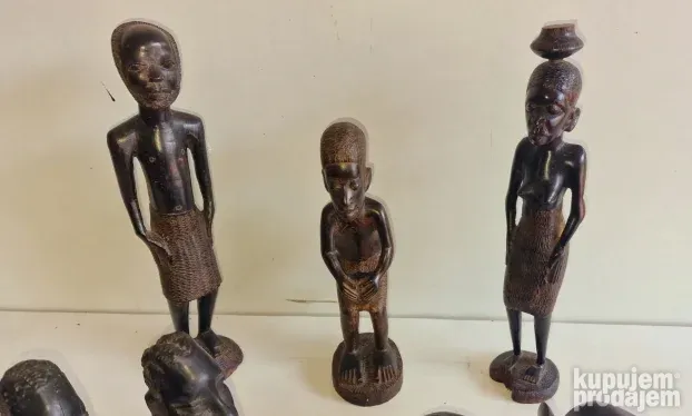 Kolekcija od 7 starih Africkih figura od Ebanovine