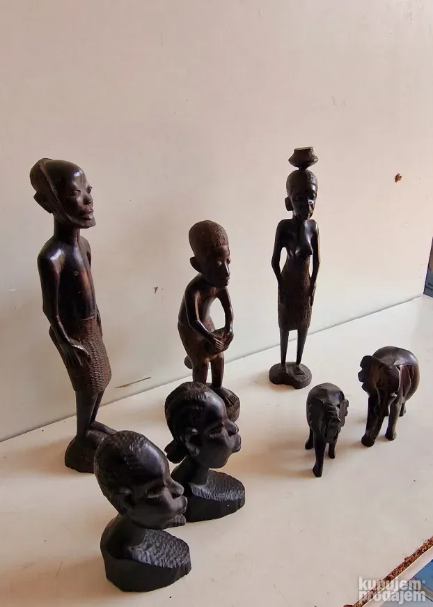 Kolekcija od 7 starih Africkih figura od Ebanovine