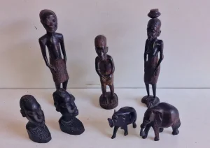 Kolekcija od 7 starih Africkih figura od Ebanovine