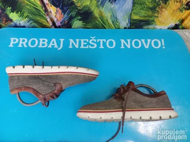 Skecheres cipela br 41 udobna moderna vrh