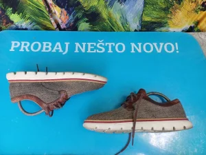 Skecheres cipela br 41 udobna moderna vrh