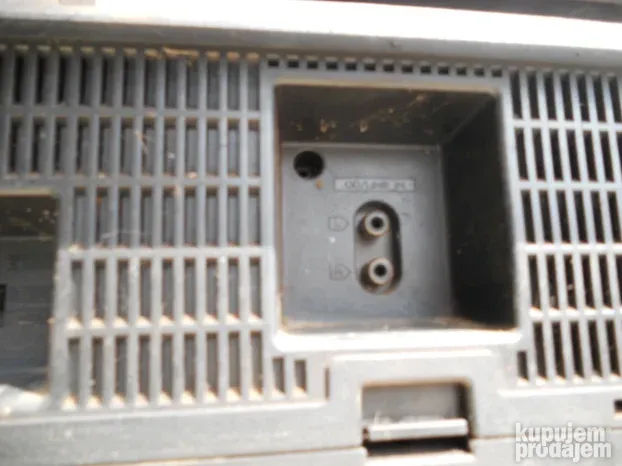 blutut poklon hitachi aux pojacalo i  radio snazan