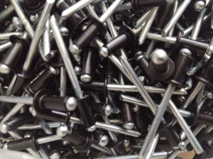 Pop nitne 4.8x10 RAL9005 u crnoj boji