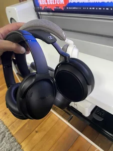 BOSE QuietComfort i Sennheiser Momentum 4