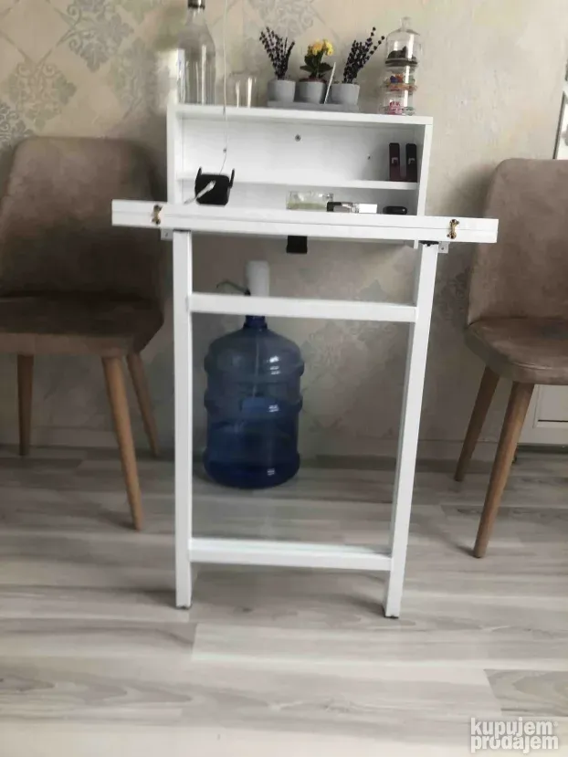 Rasklopivi trpezarijski sto sa policom