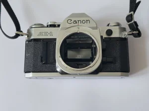 Canon AE-1 za popravku