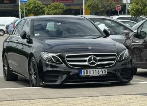 Mercedes E 220