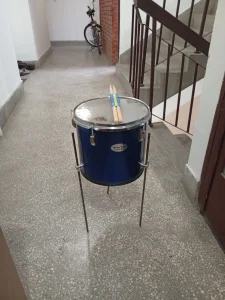 Navijacki bubanj sa udaraljkama
