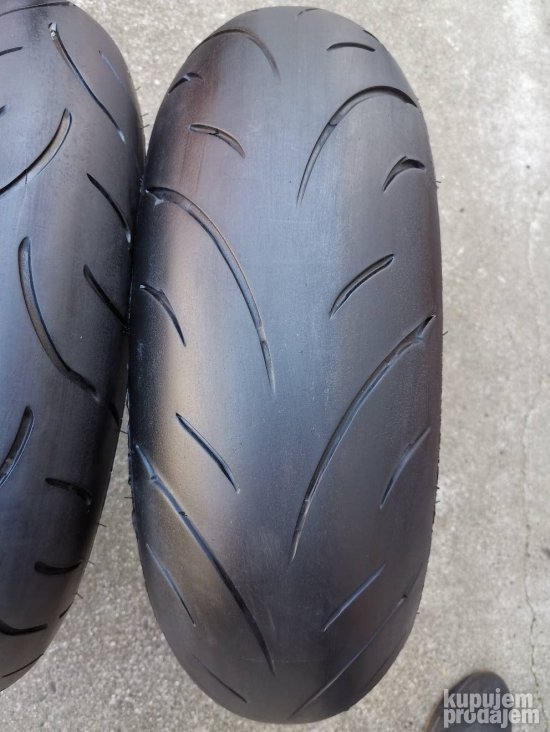 Moto gume dunlop 180/55/17 i 120/70/17 god 2008/2010