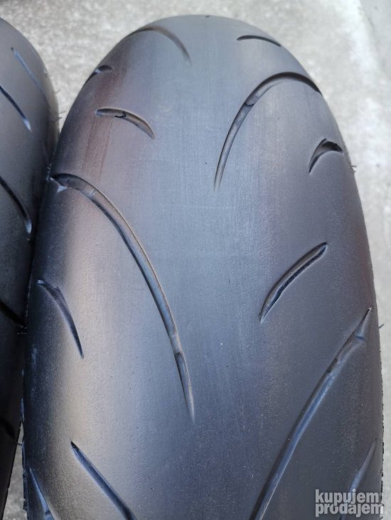 Moto gume dunlop 180/55/17 i 120/70/17 god 2008/2010