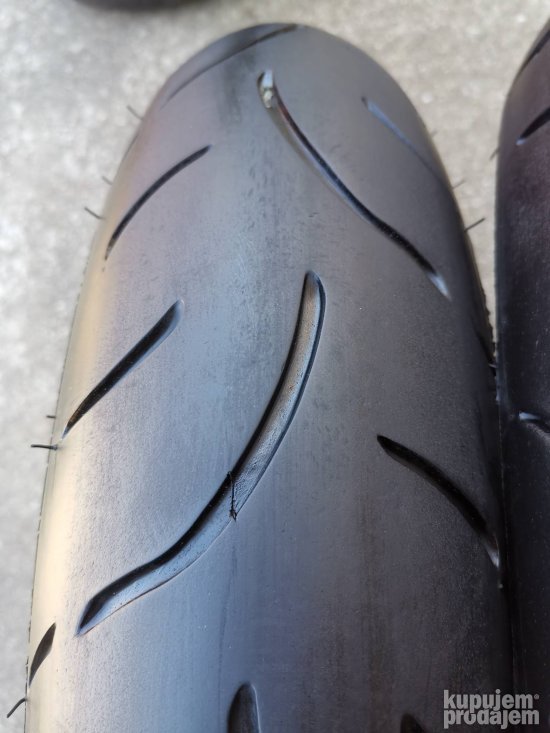 Moto gume dunlop 180/55/17 i 120/70/17 god 2008/2010