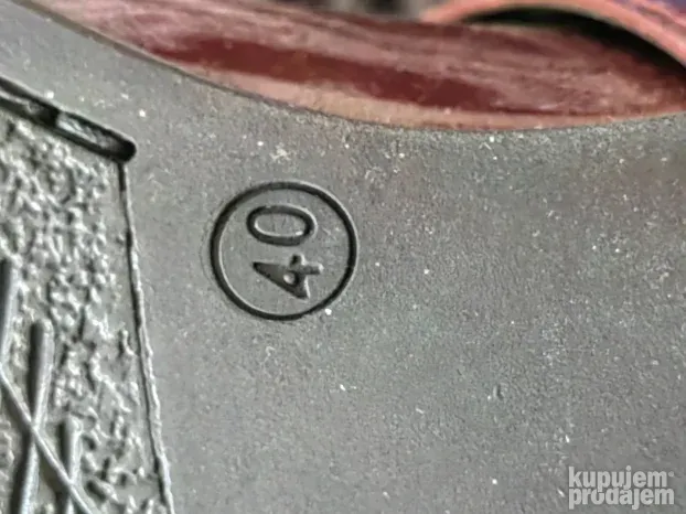 Solo lakovane bordo duboke cipele br. 40