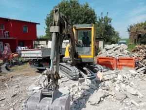 Rušenje kuća šupa zidova lupanje betona odvoz šuta